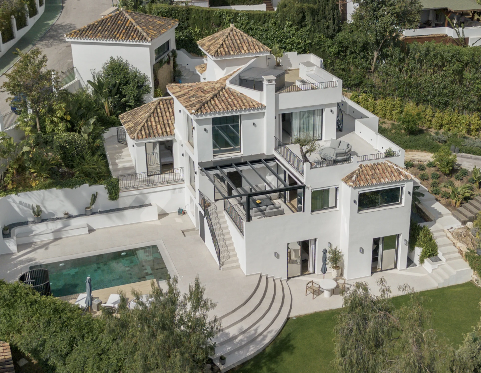 Nueva Andalucía property and lifestyle