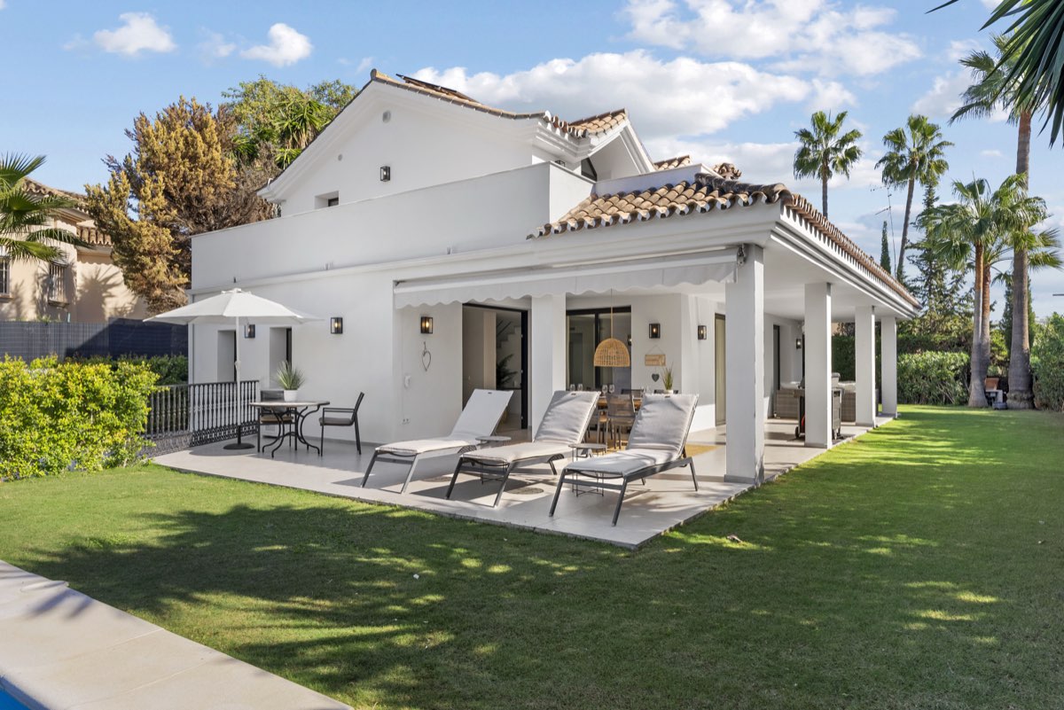 Villa Cisne, photograph 1 of 16
